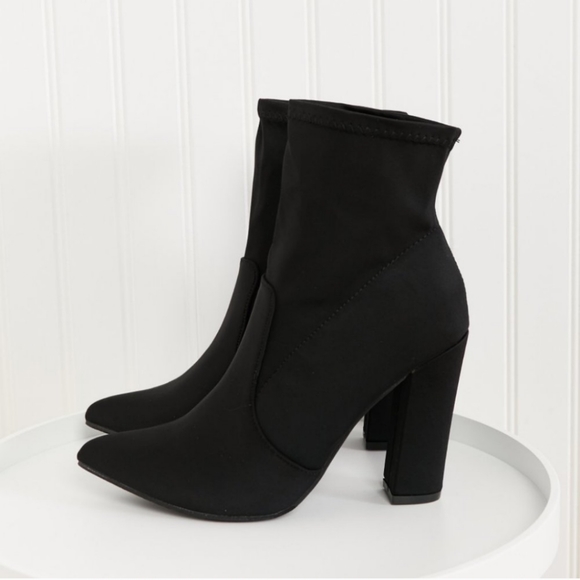 24hr SALE💥Black Heeled Booties Size 11 - Picture 2 of 7